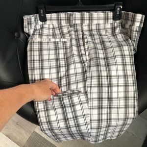 Men’s Shorts size 36 Haggar H26 B&W plaid shorts